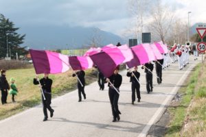 Color Guard: le ragazze che accompagnano la musica con coreografie